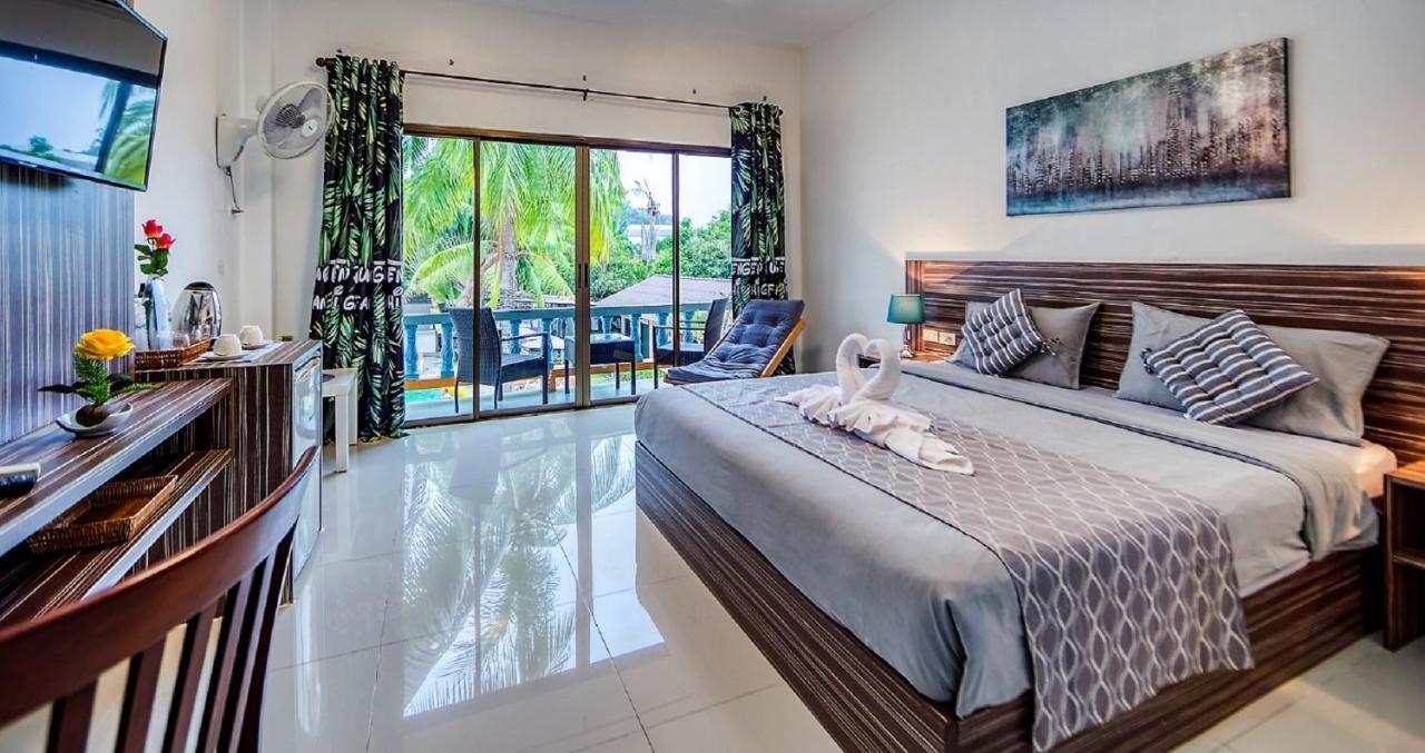 Coconut Resort Hotel Patong Exteriör bild